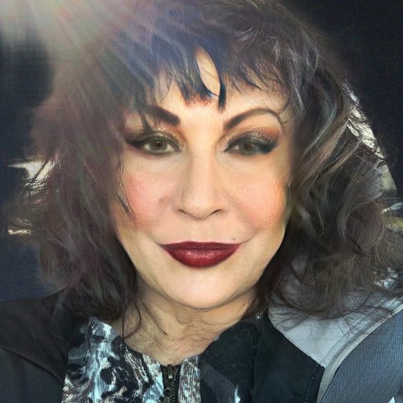 Meet your Posher - Picture 3 of 4